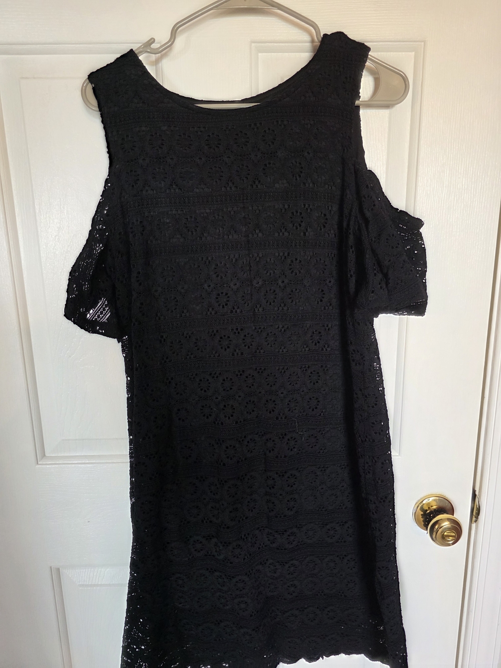 Ronni Nicole Black Lace Cold-Shoulder Shift Dress
